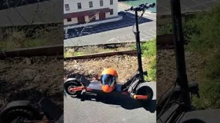 In SF testing and reviewing the Joyor S10 electric scooter. Full review video out now!🤙🏼