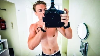 I can't vlog like this.