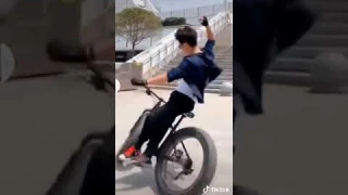 Fat bike stunt status