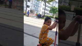 Kids foldable scooter with lights! 🛴👧