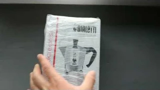 Обзор Гейзерная кофеварка Bialetti Moka Express 240 мл (990001164) из Rozetka